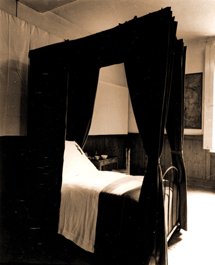 infirmary-bed